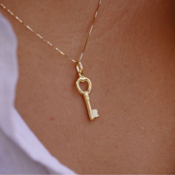Key charm | 14k Real Gold Pendant | perfect gift | Key of heart pendant | - Picture 7 of 9